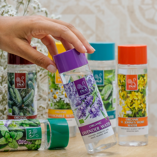 Wusstest Du, dass alle unsere Blumenwässer Hydrolate sind?