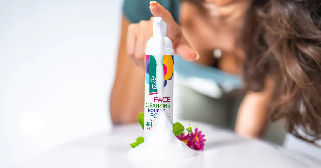 Natürlicher Reinigungs-Gesichtsschaum mit Bio-Melisse - Tägliche Pflege ohne Austrocknung