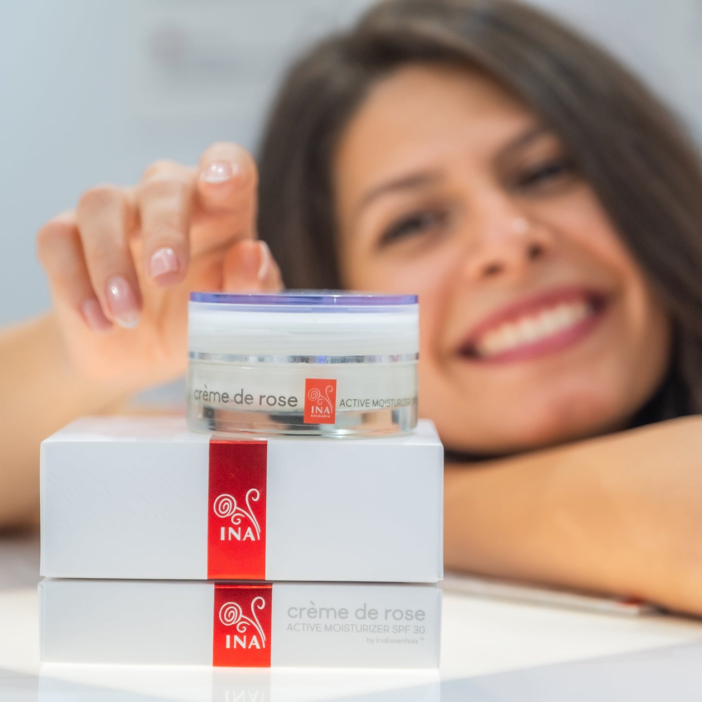 SPEZIELLER ZUGANG Kaufen Sie 2 Anti-Age-Gesichtsseren und erhalten Sie 1 Active Moisturizer gratis