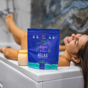 Relax–Badesalz mit Lavendel und Wacholder zur Entspannung und zum Stressabbau